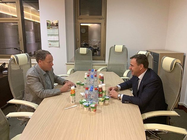 Виктор Новожилов провел встречу с председателем «Союзмолоко», гендиректором ООО «ЭкоНива-АПК Холдинг» Штефаном Дюрром