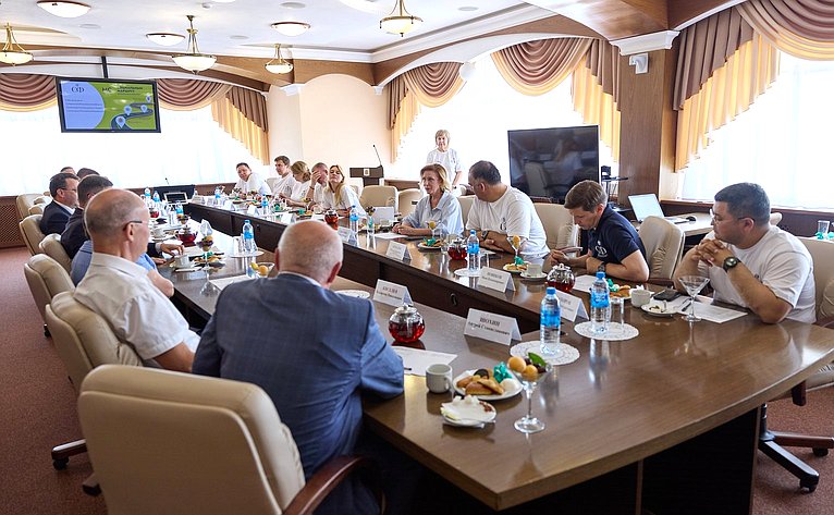 Законодатели провели встречу с губернатором Владимирской области Александром Авдеевым