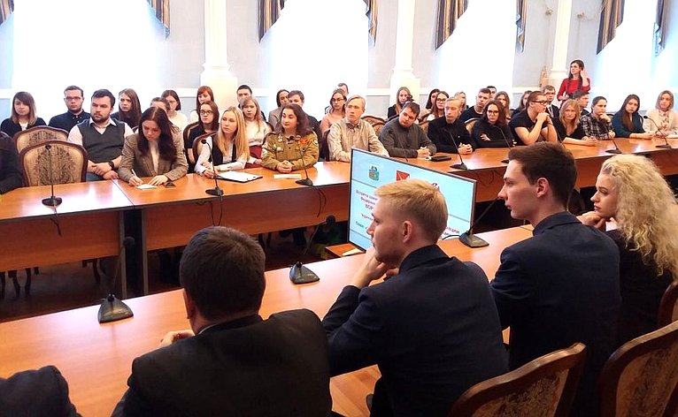 Юрий Воробьев встретился со студентами в Череповецком государственном университете