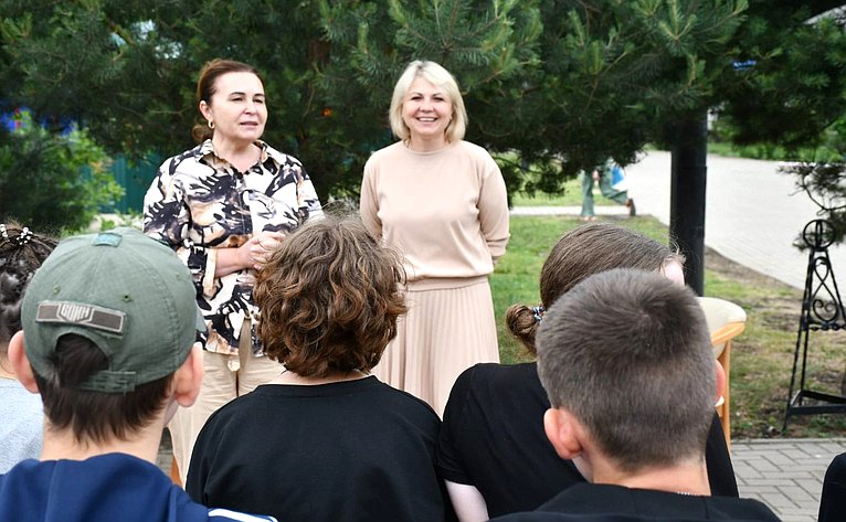 Жанна Чефранова посетила детские оздоровительные лагеря в Белгородской области