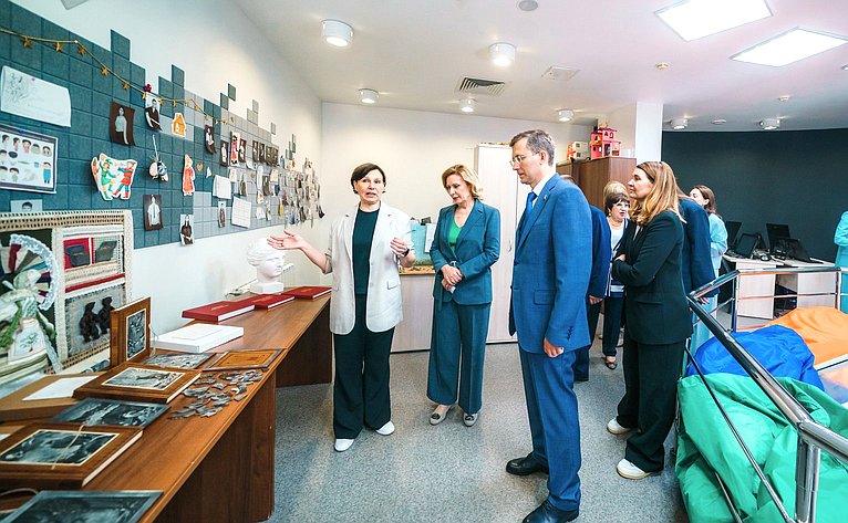 Сенаторы посетили Археопарк и субъекты креативных индустрий г. Ханты-Мансийска