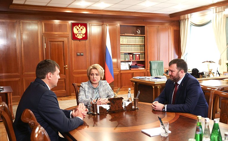 Валентина Матвиенко провела встречу с губернатором Запорожской области Евгением Балицким