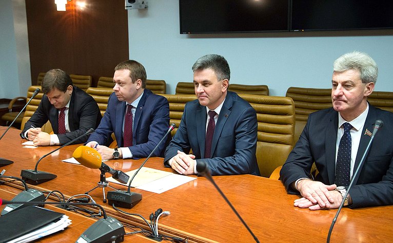 Встреча К. Косачева с делегацией Молдавии