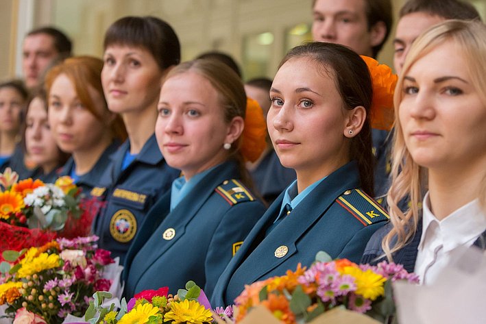 Награждение детей и подростков, совершивших героические поступки по спасению человеческой жизни в 2014 году