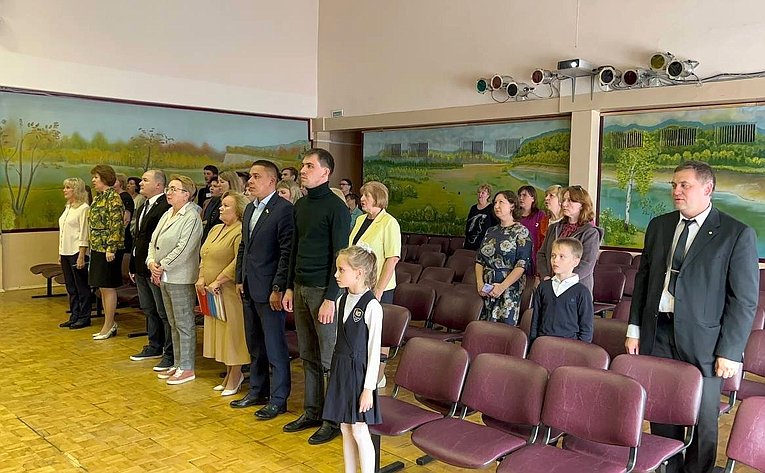 Айрат Гибатдинов поздравил учителей города Ульяновска с профессиональным праздником