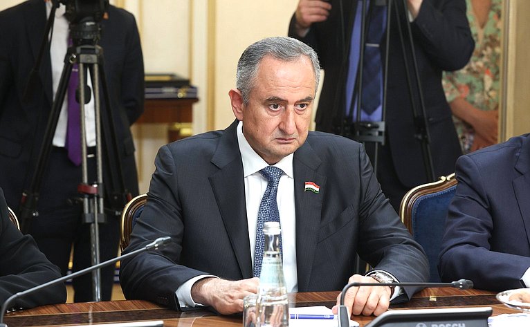 Валентина Матвиенко обсудила с Председателем Маджлиси милли Маджлиси Оли Республики Таджикистан Рустами Эмомали
