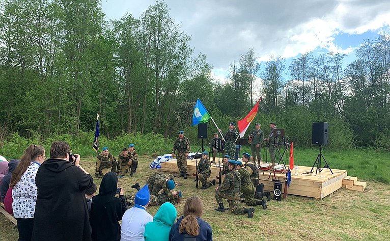 Ирина Кожанова выступила организатором и участником патриотического праздника — слёта юных гагаринцев