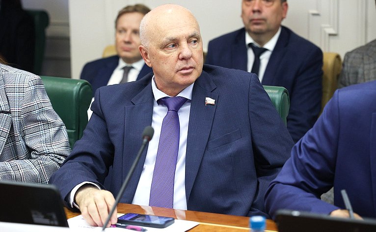 Андрей Шохин