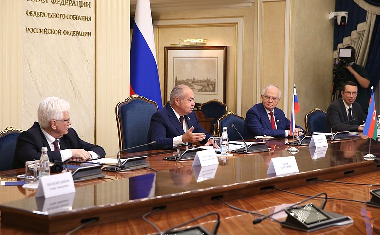 Заместитель Председателя Совета Федерации Ильяс Умаханов провел встречу с Министром иностранных дел Азербайджанской Республики Джейхуном Байрамовым
