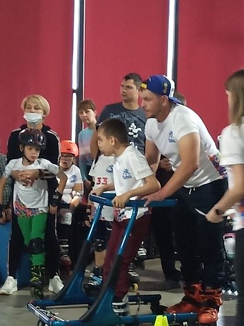 Маргарита Павлова в ходе поездки в регион открыла соревнования по роллер-спорту для детей с ограниченными возможностями здоровья