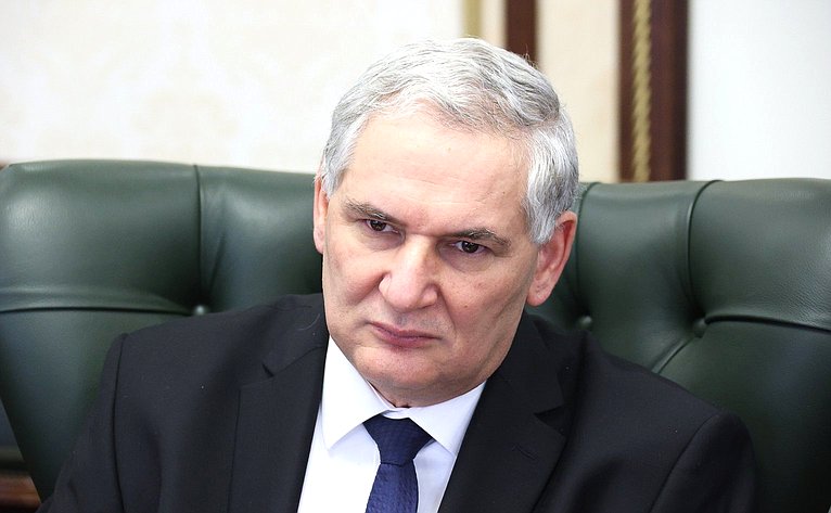 Григорий Карасин провел встречу с Чрезвычайным и Полномочным Послом Алжирской Народной Демократической Республики Туфиком Джуамой
