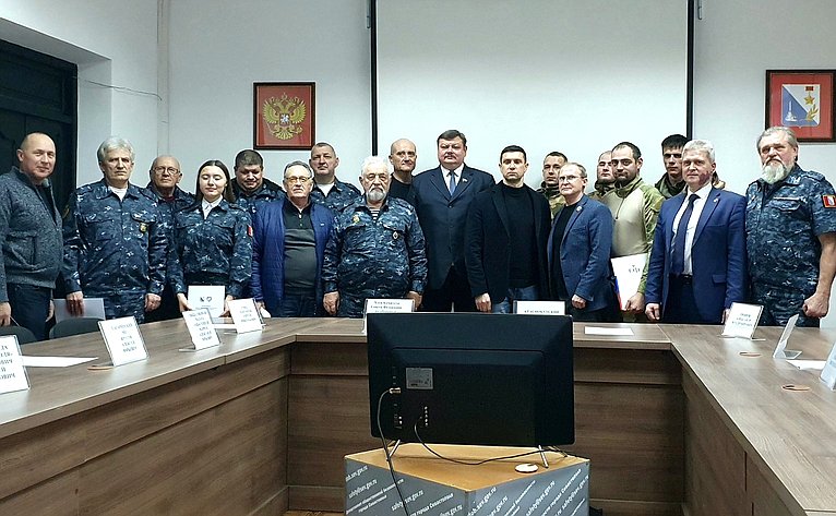 Сергей Колбин провел встречу с народными дружинниками Севастополя