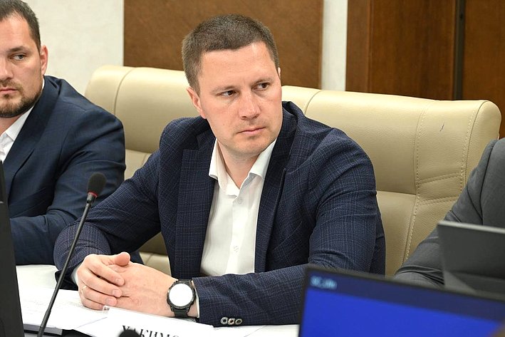 Айрат Гибатдинов принял участие в прошедшем в регионе межведомственном совещании по вопросам протезирования и реабилитации участников и ветеранов СВО