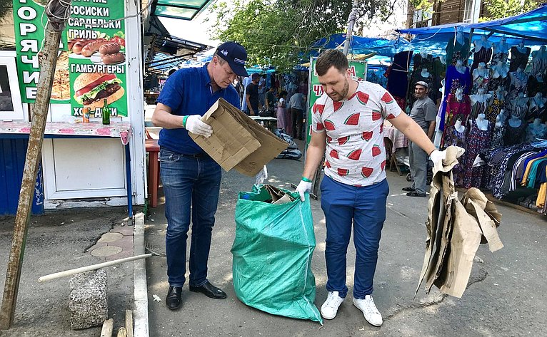 А. Башкин: Участие в уборке территории рынка «Большие Исады» — это ...