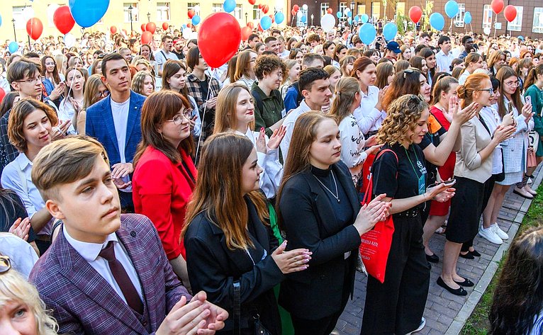 Анатолий Артамонов принял участие в прошедших в Калуге торжественных мероприятиях, посвященных Дню знаний