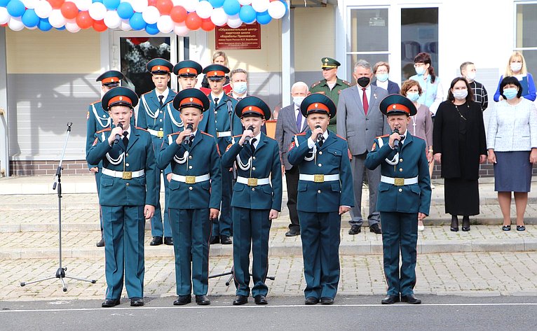 Юрий Воробьев принял участие в торжественной линейке в кадетской школе «Корабелы Прионежья», посвященной Дню знаний