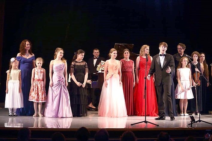 Наталия Косихина была гостьей заключительного гала-концерта III Международного конкурса молодых исполнителей «Вятское»