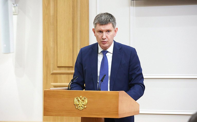 Встреча сенаторов Российской Федерации с Министром экономического развития РФ Максимом Решетниковым в формате «Открытого диалога»