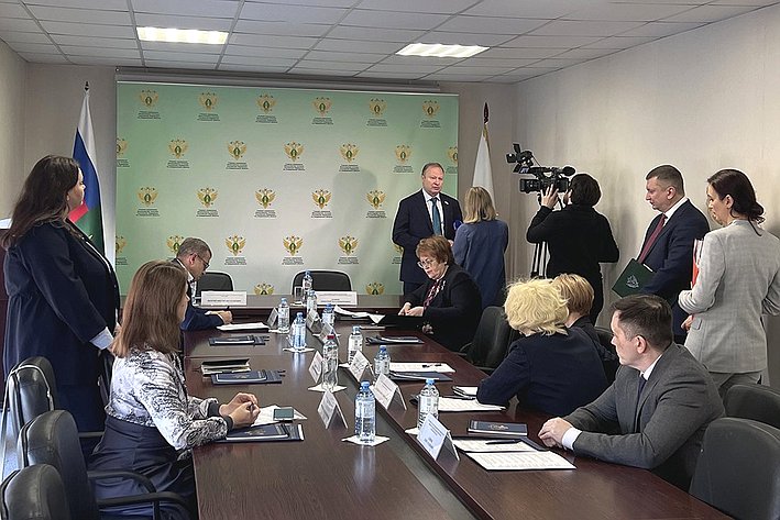 Виктор Шептий провел «круглый стол» на тему: «Актуальные вопросы обеспечения граждан Свердловской области нотариальными услугами»
