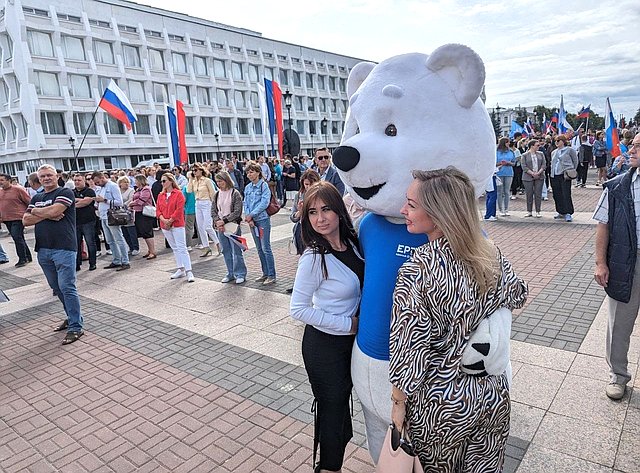 Сергей Рябухин в Ульяновской области принял участие в мероприятиях, посвященных Дню государственного флага России