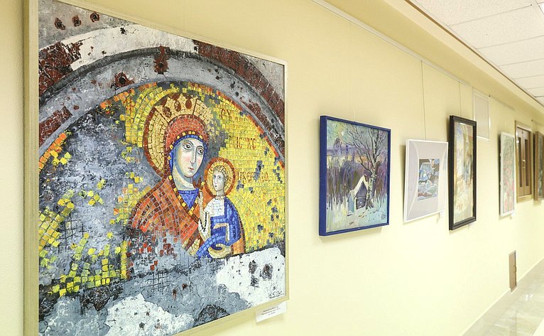 В Совете Федерации открылась выставка Союза художников Подмосковья