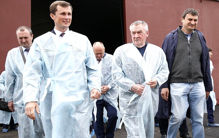 Владимир Бекетов посетил сельхозкооператив «Ферма настоящих продуктов», расположенный в станице Анастасиевской Славянского района