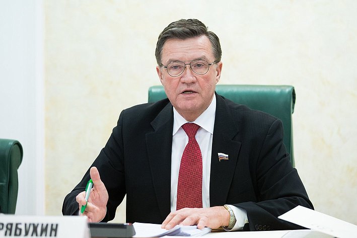 С. Рябухин Заседание Комитета Совета Федерации по бюджету и финансовым рынкам