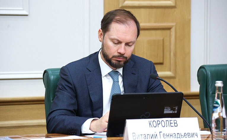 Совещание Комитета Совета Федерации по федеративному устройству, региональной политике, МСУ и делам Северана тему «Газификация и ее производные: газохимия и нефтехимия как драйвер роста экономики Дальневосточного федерального округа»