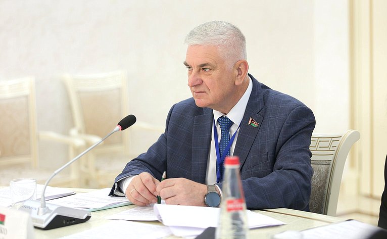Заседание Постоянной комиссии МПА СНГ по изучению опыта государственного строительства и местного самоуправления (автор: Пресс-служба Министерства экономики и территориального развития Республики Дагестан)