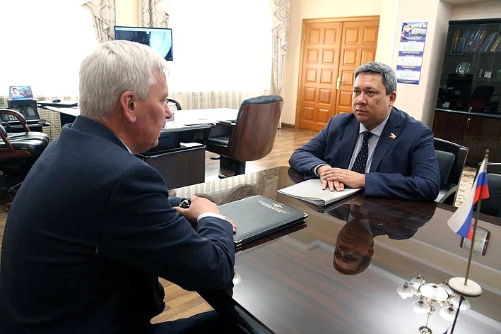 Владимир Полетаев в рамках региональной недели провел ряд встреч с представителями органов власти, а также личный прием граждан