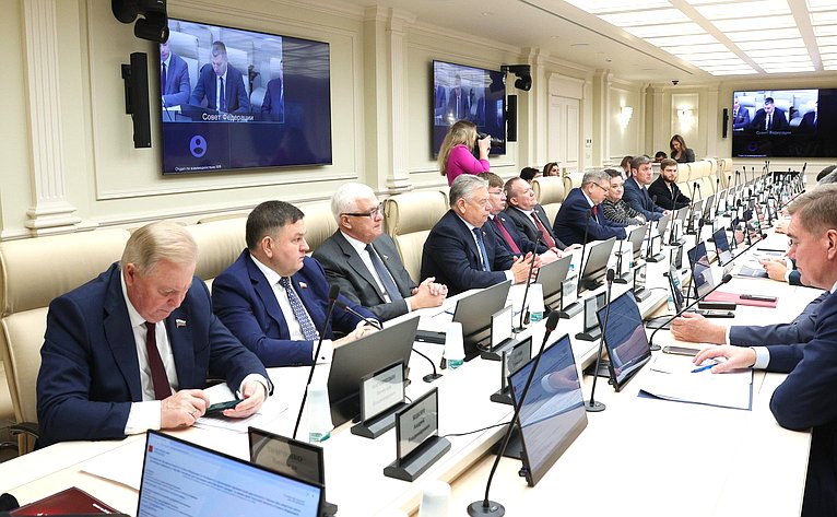 Расширенное заседание Комитета СФ по Регламенту и организации парламентской деятельности (в рамках дней Тульской области в Совете Федерации)
