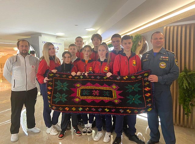 Оксана Хлякина организовала поездку в Москву команды ребят, которые являются постоянными участниками и призерами городских, областных, межрегиональных и всероссийских соревнований по спортивному туризму