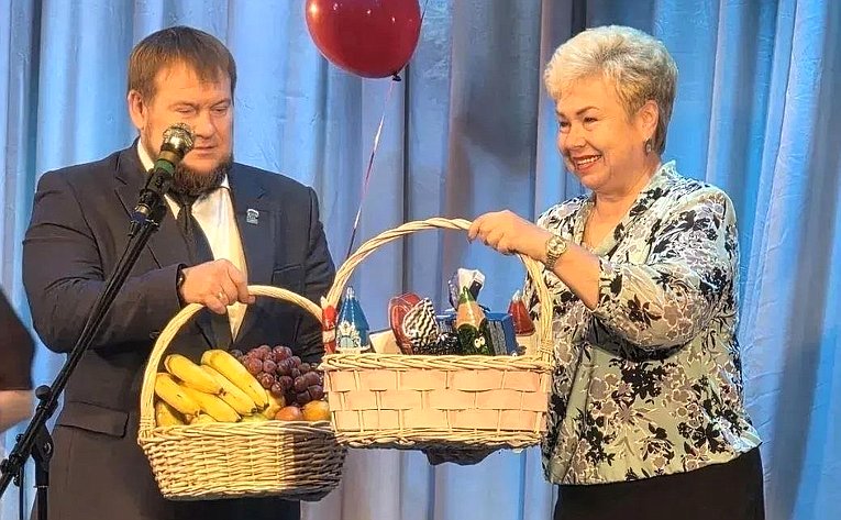 Ольга Бас посетила фестиваль детского инклюзивного творчества «Осенняя мелодия»