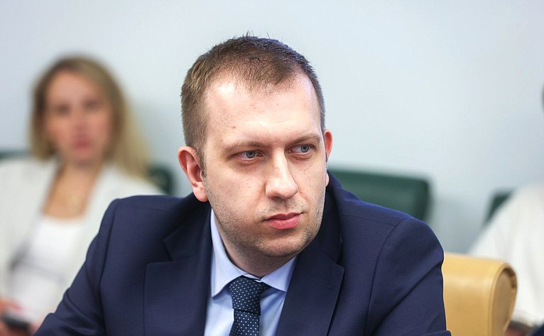 Совещание Комитета Совета Федерации по экономической политике «Импортонезависимость в сфере информационных технологий: лучшие практики разработки и использования российского программного обеспечения»