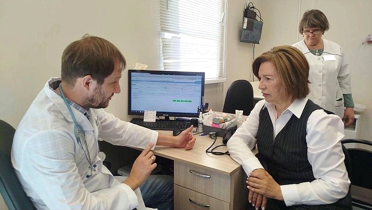 Марина Сидухина проинспектировала ФАП в Новокуйбышевске