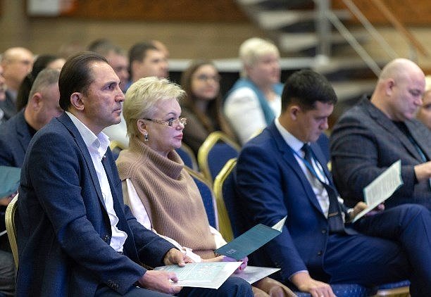 Андрей Хапочкин принял участие в первом региональном форуме депутатов муниципальных образований