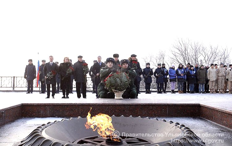 Сергей Рябухин в ходе своей рабочей поездки в регион принял участие в мероприятиях, посвященных Дню неизвестного солдата
