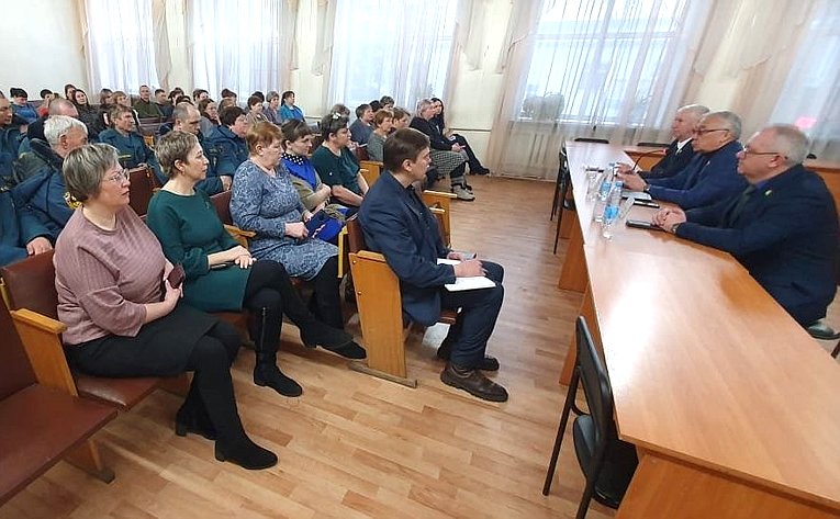Баир Жамcуев ходе поездки в регион сенатор посетил Красночикойский район