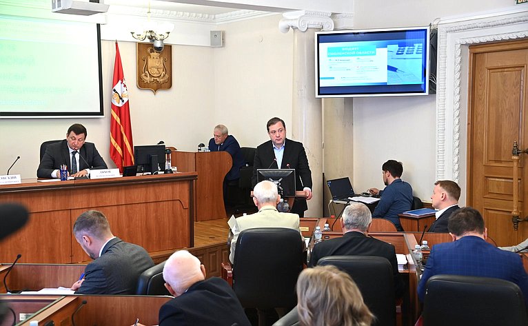 Ирина Кожанова приняла участие в 38-м заседании Смоленской областной Думы VI созыва