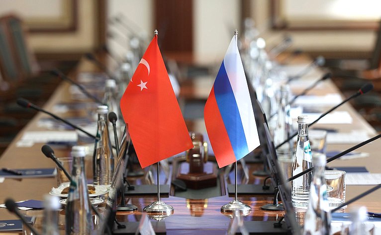 Встреча сенаторов РФ с депутатом Великого национального собрания Турции, председателем группы дружбы с Россией Великого национального собрания Турции Муратом Байбатуром