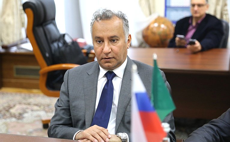 Ильяс Умаханов провел встречу с Чрезвычайным и Полномочным Послом Королевства Саудовская Аравия в Российской Федерации Абдулрахманом Аль-Ахмедом
