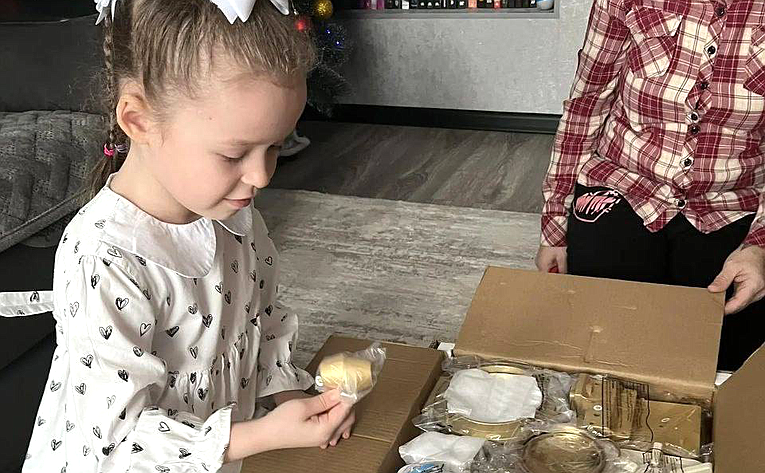 Елена Перминова приняла участие во Всероссийской акции «Ёлка желаний»