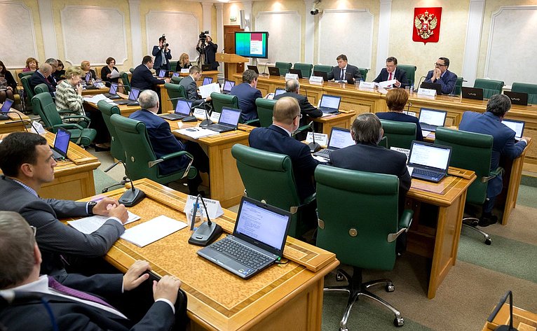 Заседание Комитета СФ по бюджету и финансовым рынкам с участием представителей власти Якутии