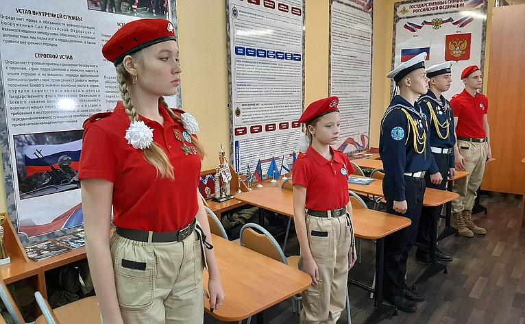 Сергей Мартынов в ходе поездки в регион посетил в Йошкар-Оле республиканский штаб патриотического движения «Юнармия»