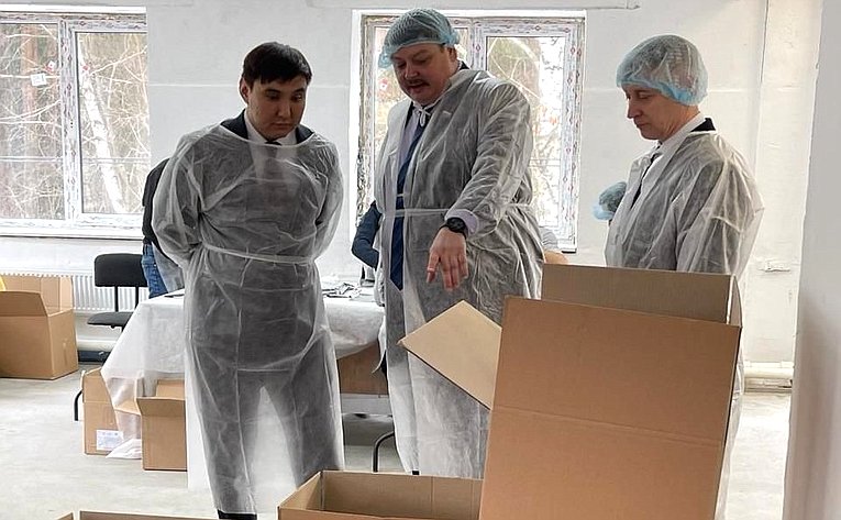 Сергей Колбин посетил завод по производству медицинских материалов