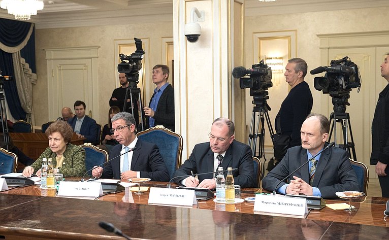 Встреча К. Косачева с наблюдателями от МПС