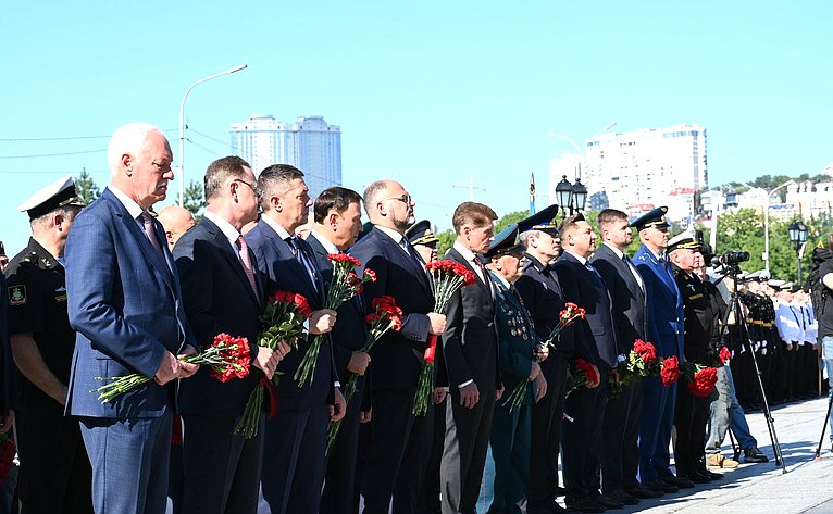 Александр Ролик во Владивостоке принял участие в мероприятиях, посвященных 80-й годовщине Победы над милитаристской Японией и окончания Второй мировой войны