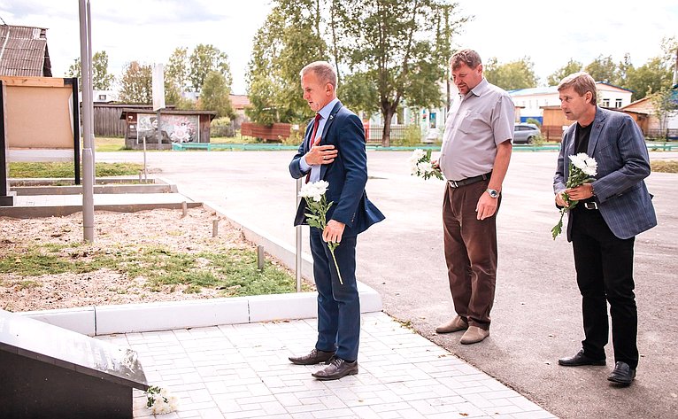 Сенатор Владимир Кравченко посетил Тегульдетский район Томской области