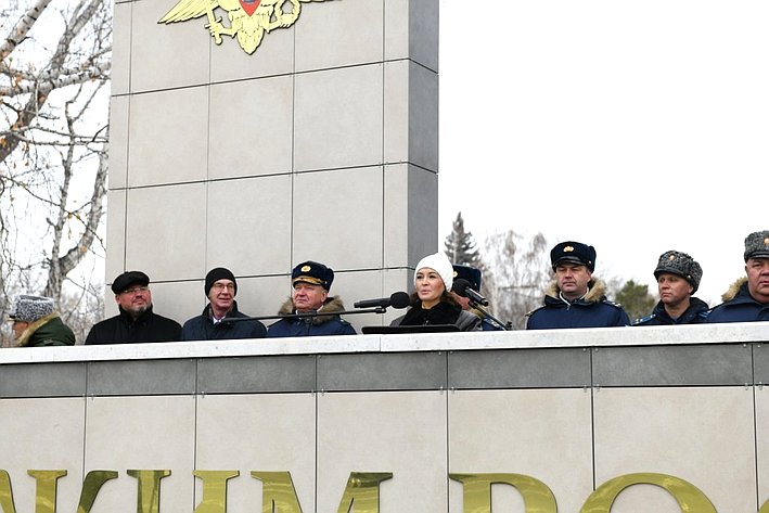 Маргарита Павлова участие в торжественной церемонии выпуска штурманов филиала Военно-воздушной академии в Челябинске