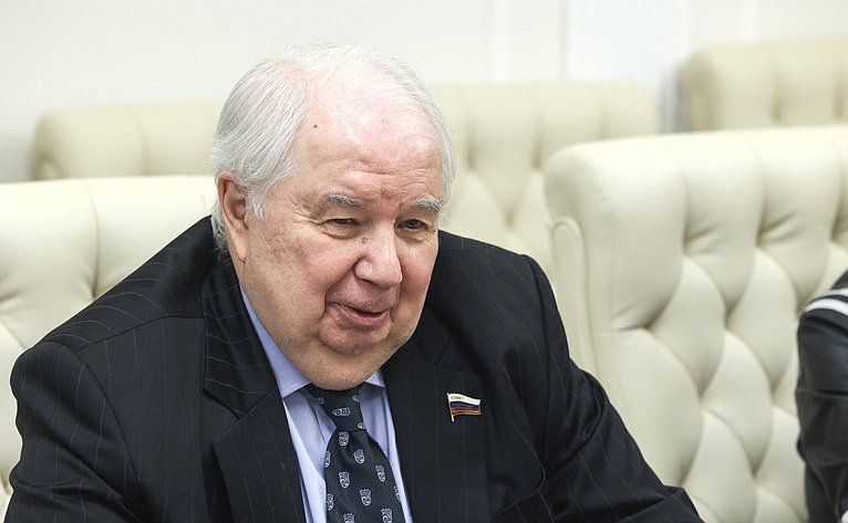 Первый заместитель председателя Комитета СФ по международным делам Сергей Кисляк
